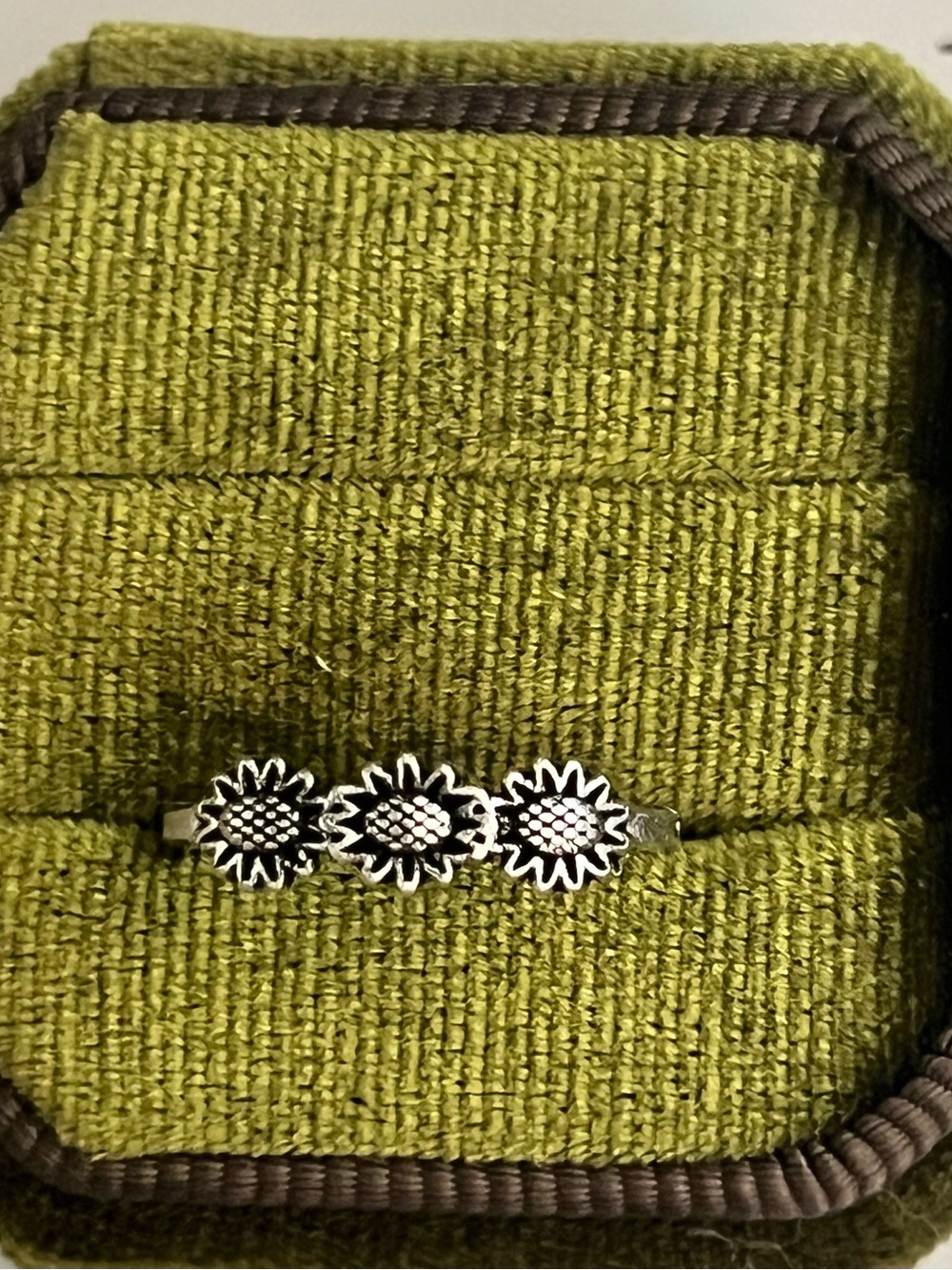 Boho/Chic Silver 3 Sunflowers Stainless Steel Band Size 6